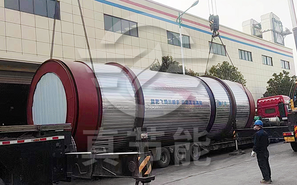 工業(yè)污泥干燥機(jī)吊裝現(xiàn)場 工業(yè)污泥干燥機(jī)吊裝現(xiàn)場